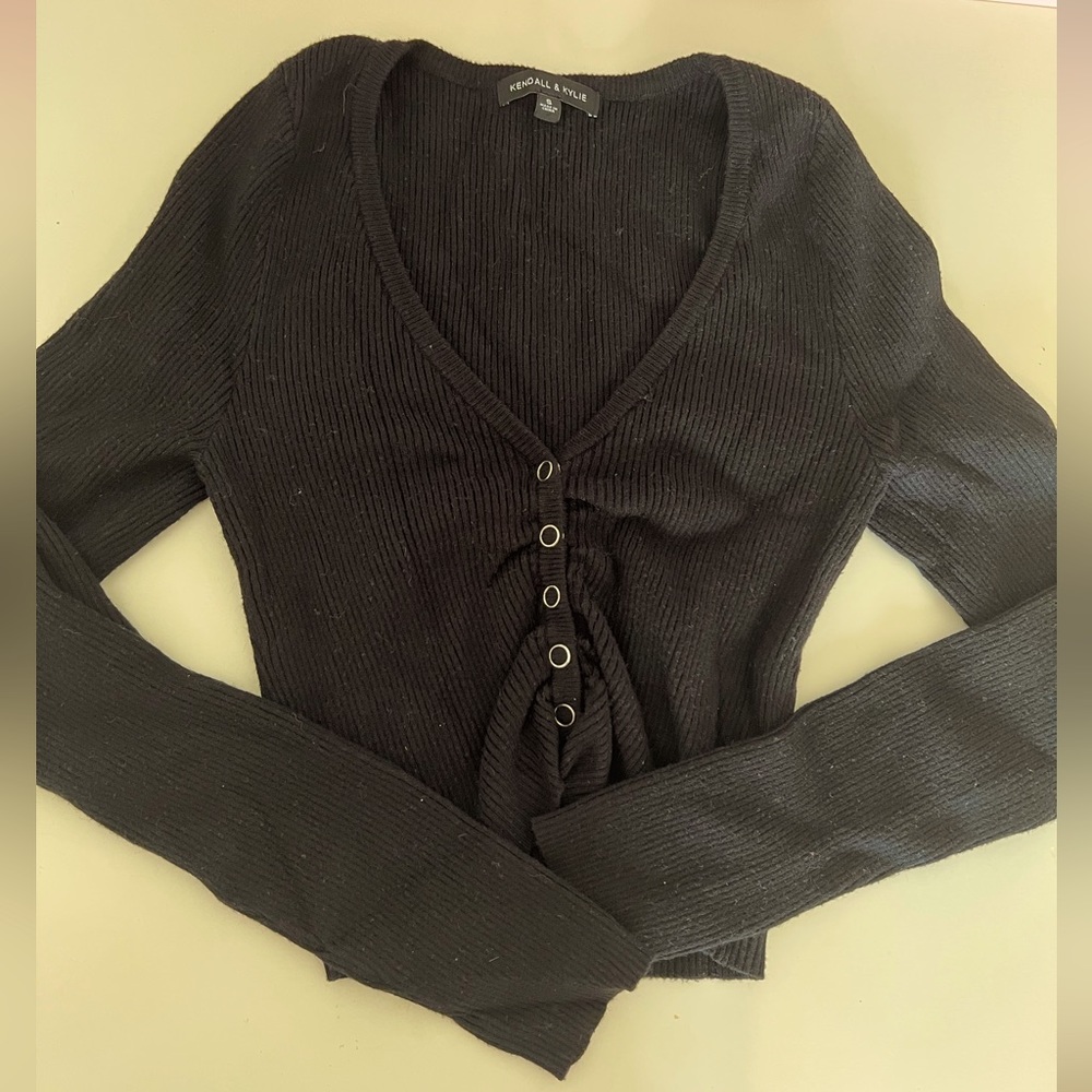 Adorable black long sleeve top